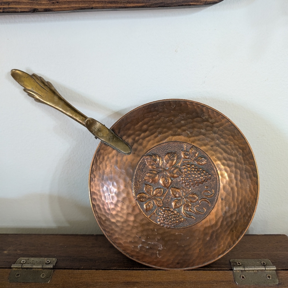 Vintage Or Antique Hammered Copper Silent Butler Victorian Crumb Collector Farm